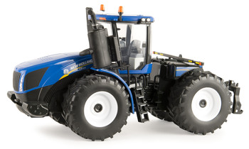 Ertl - New Holland T9.565 Tractor - 1:32 Scale, Die-Cast